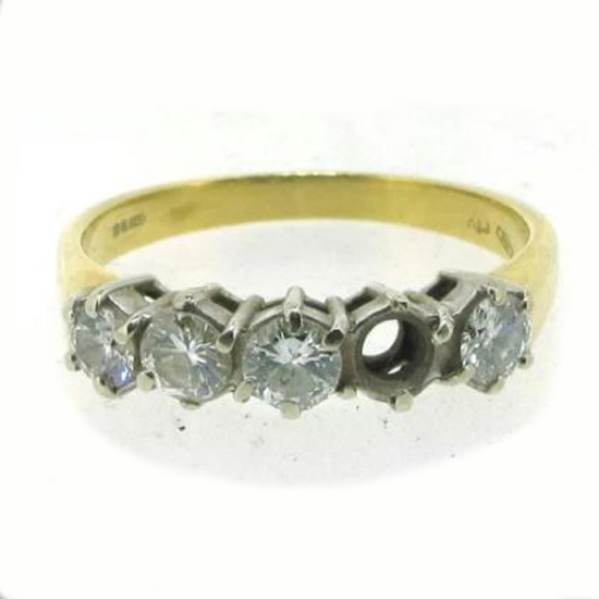 Jewellery repair for diamond ring with missing stone